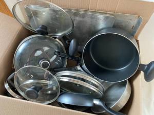 Assorted Kitchen Cookware Lot 2
