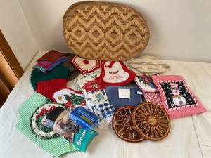 Lot of Assorted Pot Holders, Placemats