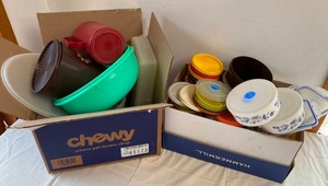 Assorted Plastic Kitchen Tupperware Lot 1
