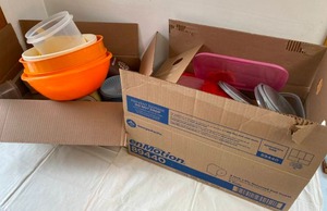 Assorted Plastic Kitchen Tupperware Lot 2