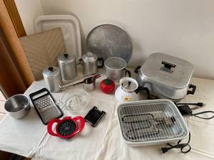 Assorted Vintage Kitchen & Baking Items