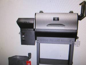 Z Grills 693 Sq. In. Pellet Grill a...