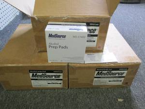 3 cases of alcohol prep pads 2000 p...