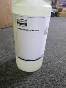 case of 4 rubbermaid bottles of ant...
