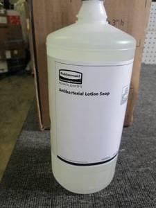 case of 4 rubbermaid bottles of ant...