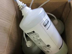 case of 4 rubbermaid bottles of ant...