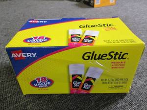 box of 17 avery glue sticks ...