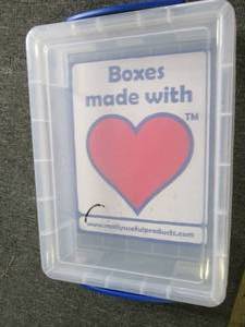 4 liter plastic box with lid and lo...