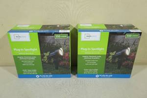 2 Outdoor LED Plug-In Spotlights
