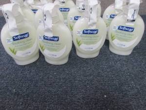 11- 7.5 oz Bottles Softsoap Soothin...