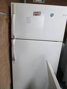 Full Sized Frigidaire Refrigerator...