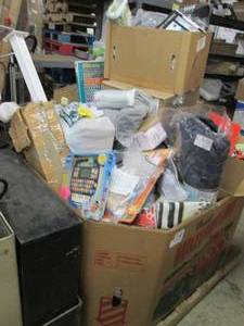 Pallet Box of Assorted Unclaimed It...