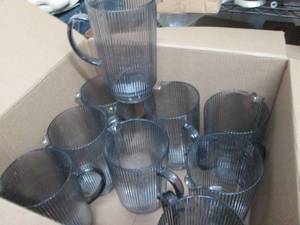 9- 2.2 qt Smoke Colored Plastic Pit...