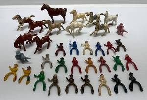 lot 146 image: 1950s Hard Plastic Cowboys, Indians And Horses