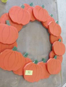 lot 30 image: Large wood Pumpkin sign 26 inches tall