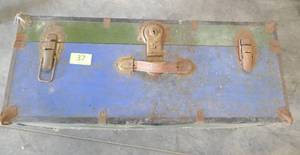 lot 37 image: Another old trunk with an inside shelf
