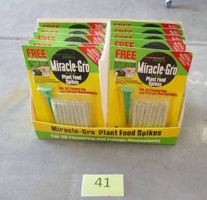 lot 41 image: 10 packages of Miracle Gro plant food spikes