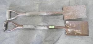 lot 49 image: 2 flat blade shovels