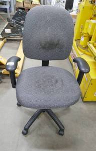 lot 61 image: Adjustable office chair that needs some cleaning