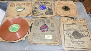 lot 66 image: 40 antique records 78rpm noted a few from 1910s