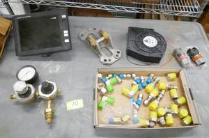 lot 70 image: Misc group of fittings, valves etc