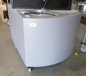 lot 128 image: Nice rolling cabinet, was used for a big 3D printer base
