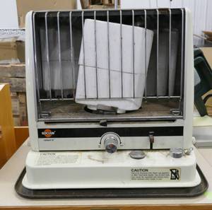 lot 137 image: Kerosene heater