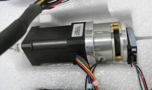 lot 163 image: 4 Elinco BLDC stepper motors