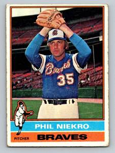 lot 56 image: 1976 Topps Vintage Pitchers 5 Card Lot - Niekro, Hunter, Jenkins, Fingers, Perry