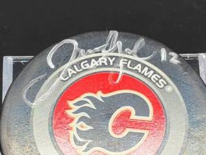 lot 170 image: NHL Calgary Flames HOFer Great Jarome Iginla Autographed Hockey Puck No COA