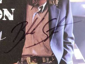 lot 208 image: Autographed Album Sleeve by Country Music Great Blake Shelton No COA