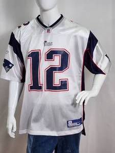 lot 5 image: Brand New England Patriots Tom Brady Football Jersey
