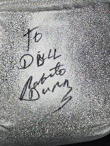 lot 205 image: Boxing Legend Roberto Durran Autographed Boxing Glove No COA