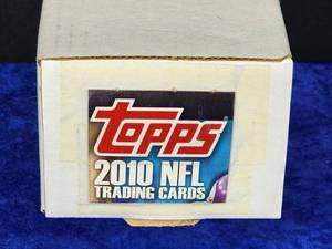 lot 275 image: Hand Collated 2010 Topps Football Card Set 1 - 440