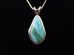 lot 3 image: .925 Sterling Silver Larimar Cabochon Pendant Necklace