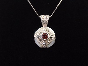 lot 13 image: .925 Sterling Silver Art Nouveau Faceted Garnet Mother of Pearl Pendant Necklace