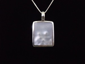 lot 24 image: .925 Sterling Silver Inlayed Mother of Pearl Shield Pendant Necklace
