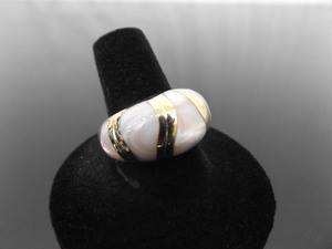 lot 57 image: .925 Sterling Inlayed Mother of Pearl Vermeil Ring Size 9.75