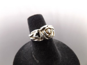 lot 74 image: .925 Sterling Silver Rose Ring Size 5.5