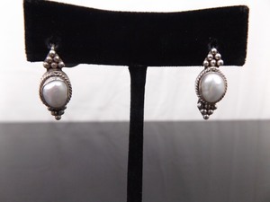lot 96 image: .925 Sterling Silver Genuine Pearl Hook Latch Earrings