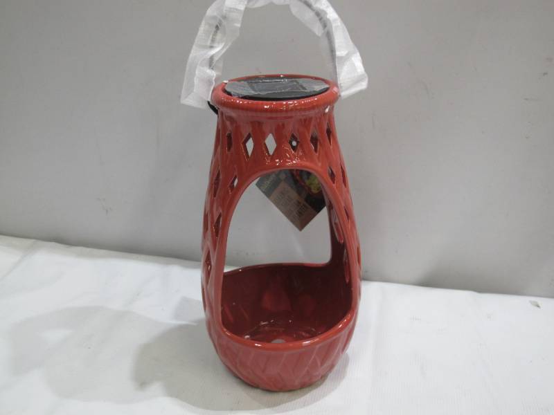 lot 957 image: OUTDOOZIE SLT00011-120 EVERYWHERE SOLAR LIGHT LANTERN, RED