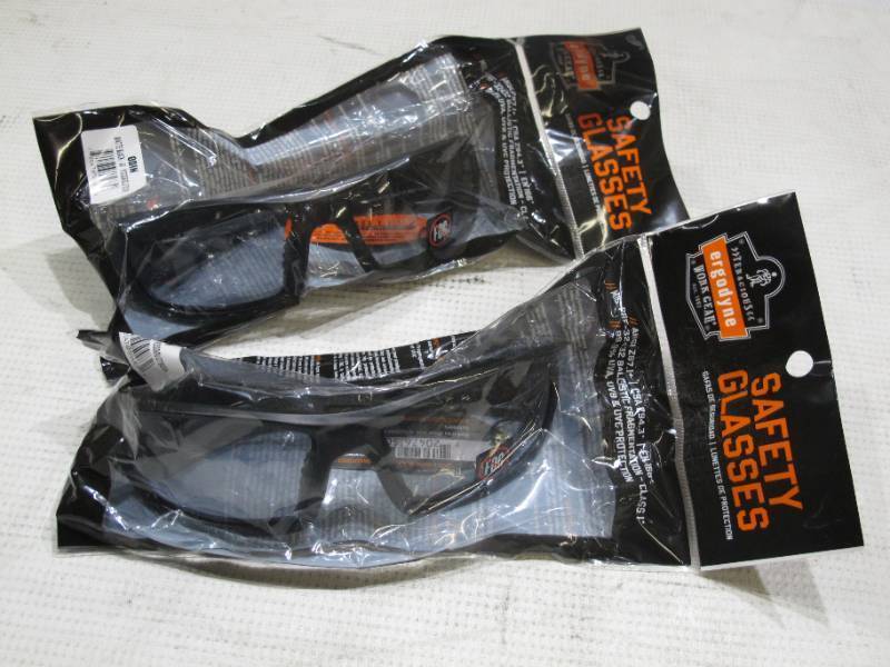 lot 890 image: NEW Pair of Skullerz Odin Safety Glasses - IndoorOutdoor Lens