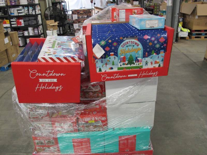 lot 420 image: Pallet of Store Overstock Product - NEW Holiday Candy and Treats