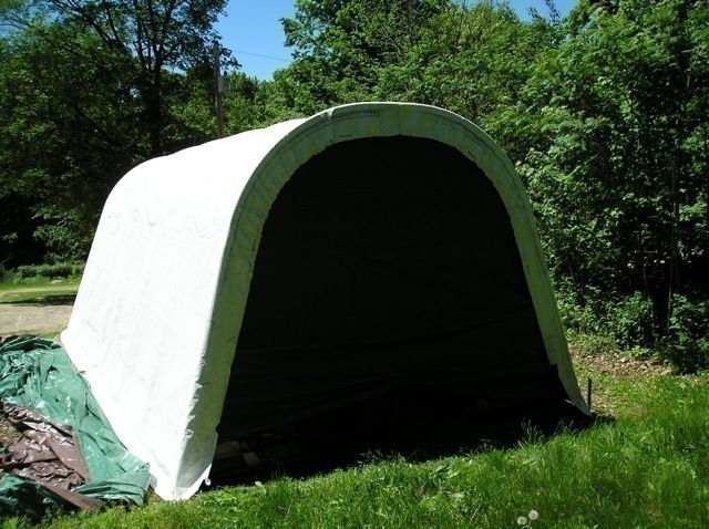 lot 546 image: NEW Vinyl Remnant - 50 oz. 5 x 10 GrayWhite Vinyl tarp - Super Heavy Duty - Dirty