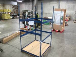 lot 410 image: Adjustable Metal Frame Built Fit Onto Pallets - Perfect for Projects