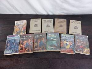 lot 94 image: Vintage Hardy Boys
