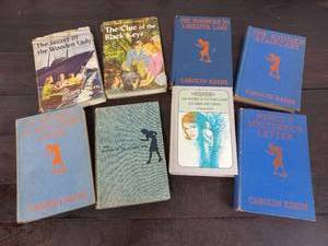 lot 95 image: Vintage Nancy Drew Books