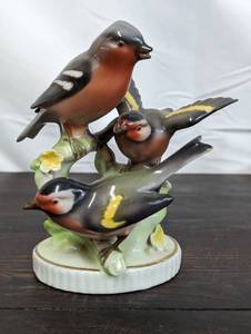 lot 22 image: Vintage Gerold Porcelain Bird Group Figurine