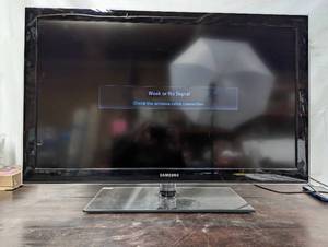 lot 26 image: Samsung 40 TV
