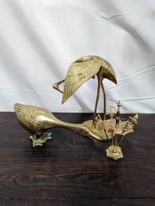 lot 27 image: Three Brass Dcor Items